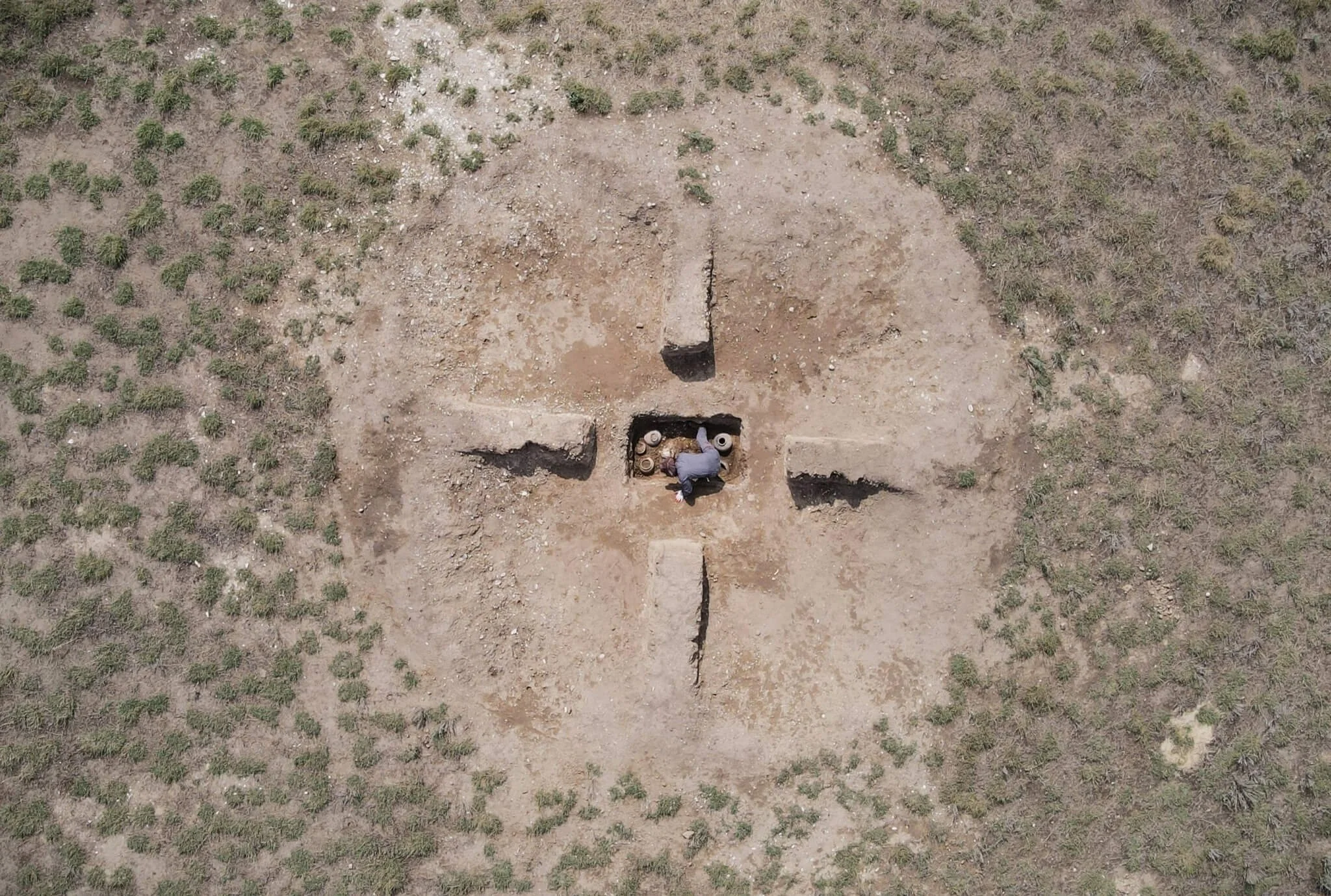 Bronze Age Warrior Tomb Unearthed in Azerbaijan Reveals 3,800-Year